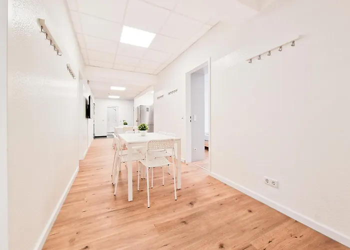 Apartament Tolstov - Center With 5 - 10 Min Messe Dus