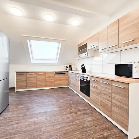 Apartment Raj Living - Center With 5 - 10 Min Messe Dus
