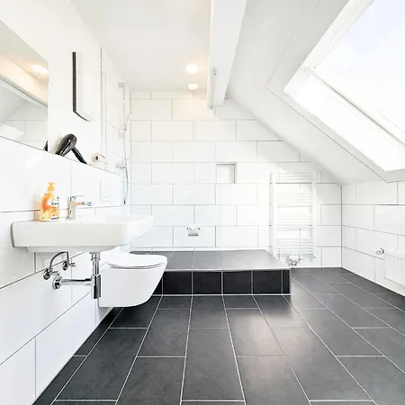 Raj Living - Center With 5 - 10 Min Messe Dus Apartment