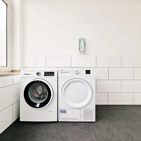 Apartment Raj Living - Center With 5 - 10 Min Messe Dus *