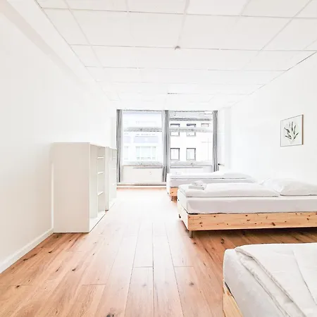 Raj Living - Center With 5 - 10 Min Messe Dus Apartment *