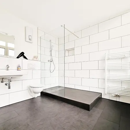Raj Living - Center With 5 - 10 Min Messe Dus Dusseldorf