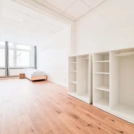 Raj Living - Center With 5 - 10 Min Messe Dus Apartment