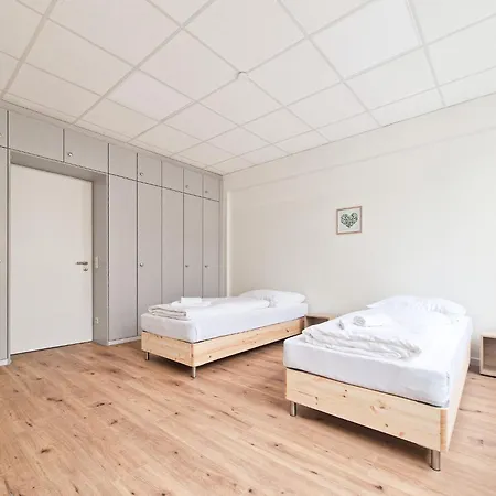 公寓 Tolstov - Center With 5 - 10 Min Messe Dus