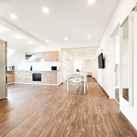 Appartement Tolstov - Center With 5 - 10 Min Messe Dus Düsseldorf