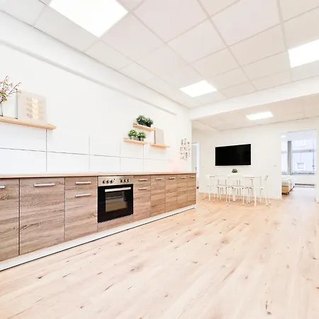 Tolstov - Center With 5 - 10 Min Messe Dus Appartement *