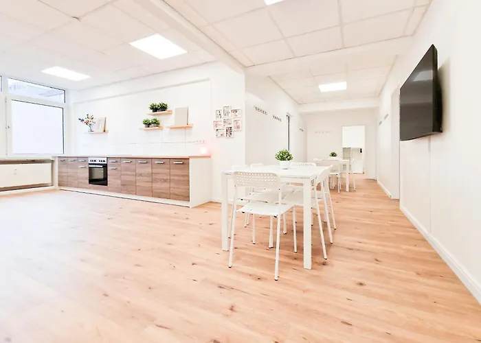 Tolstov - Center With 5 - 10 Min Messe Dus Appartement