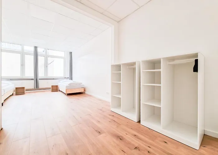 Tolstov - Center With 5 - 10 Min Messe Dus Appartement